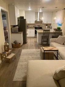 Newly remodeled home just minutes from Galveston - Image 4