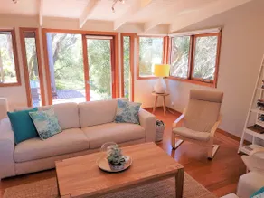 Tranquil treetop retreat - coastal views - Image 4
