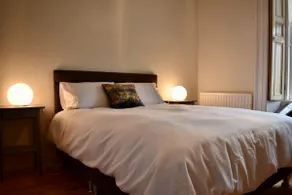 Modern 1 Bedroom Apartment Close to the Centre - Image 3