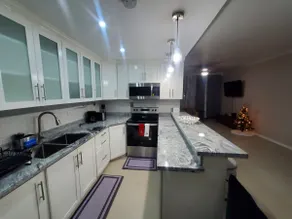 Suite at the Courtleigh Towers - Image 4