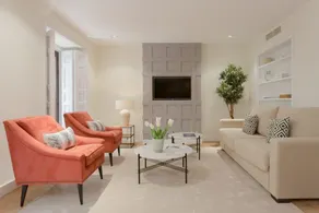 NEW: Spacious and bright in the heart of downtown - Image 2