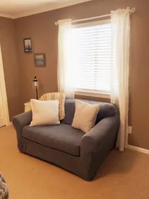 Cozy, creekside guest suite with private entrance - Image 4