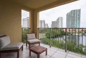 Spacious 3 Bedroom 2 bathroom Condo in Miami near beach and entertainment.  - Image 2