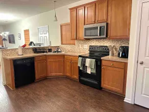 Entire Townhome in Winston-Salem | Hospitals/Univ - Image 5