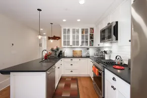 Executive Heritage Home/Best Neighbourhood in City - Image 2