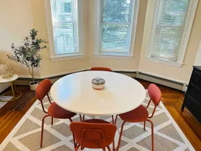 3BR near Metro/10 min Drive to BOS/Free Parking - Image 4