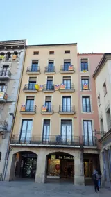 Vicus 1 Apartments with views of Vic's Plaza Mayor - Image 3