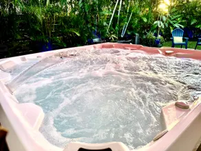 Luxury Oasis: Private Grill Hot Tub and Serenity - Image 4
