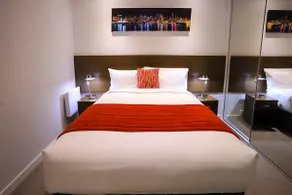 Flinders Street Apartments Melbourne CBD - Image 3