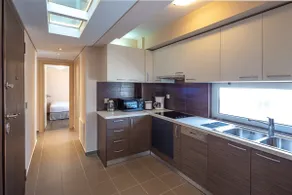 Solon - Deluxe City Center Apartment - Image 4