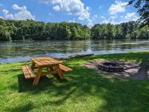 River Retreat W/ HOT TUB/ Game room - Image 4