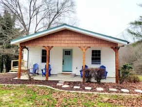 Cottage close to Merciers & Downtown Blue Ridge! - Image 2