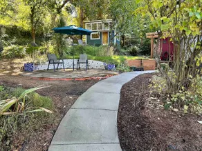 Quiet & Clean Cottage with Yard - Image 2