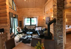 Cozy hunter's lodge with fireplace & hot tub optional - Image 4