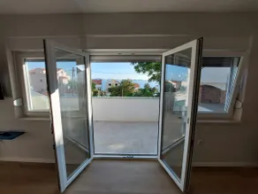 Newly Renovated Beach close 2B App with Seaview - Image 4