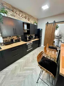 Large Peak District National Park Holiday House - Image 2