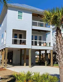 Sleeps 10! Lovely Beach House in Orange Beach AL! - Image 2
