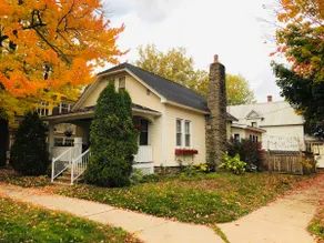 Cosy Craftsman in Downtown Fredericton - Image 2