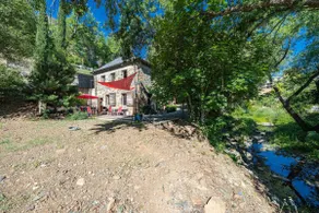 Historic Stone Home and Charming Retreat Getaway! - Image 3