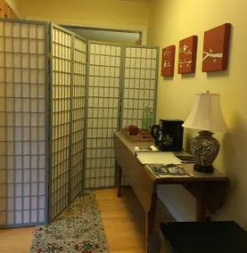 Spacious, Light Private Suite in the Heart of Town - Image 5