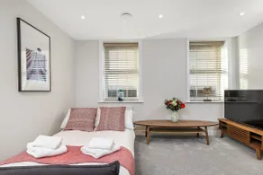 Beautiful Executive Apartment 6 - Image 3