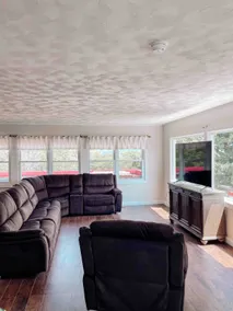 Spacious Family-friendly home along Seneca Lake - Image 5