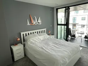 Beachside: New two bedroom apartment with parking - Image 4