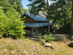 Shady Cliff Rock House - Image 2