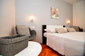 Apartment Nesh Split - Image 4