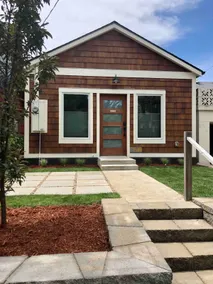 Little Cedar House Cottage near coffee and shops - Image 4