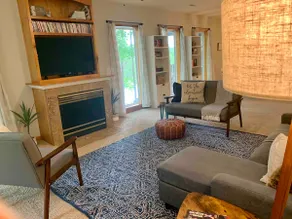 Lakeside Cottage Guest Suite - Image 2