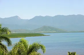 Island Point Villa 2 Port Douglas - Image 5