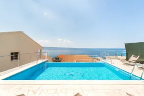 Bajnice East Side Apartment with Heated Pool - Image 2