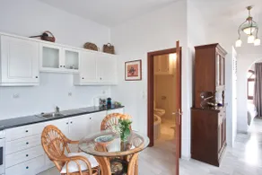 AMAZING STUDIO IN PRIVATE VILLA - Image 5