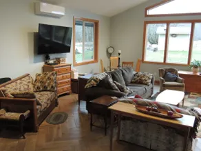 Darrington Majestic White Horse Mountain Home - Image 5