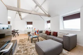 Chic Retreat: New Loft near Vibrant Ghent - Image 3