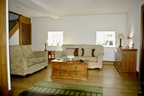 Superb conversion with spectacular views - Image 4