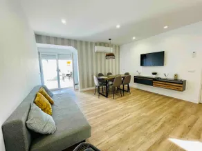 Luxurious apartment with terrace and beach access - Image 3