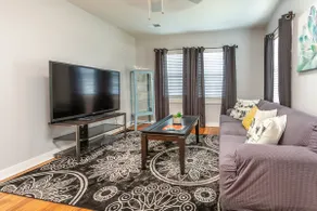 Easy check in-Entire Home- U of M area - Image 4