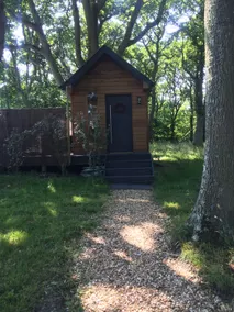 Romantic Acorn Cabin - Image 2