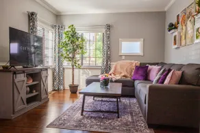 Beautiful & Cozy Home in Historic Cherry St! - Image 2