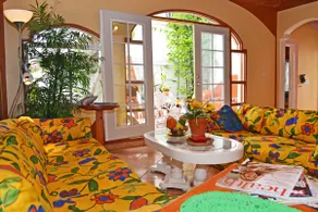 Beautiful Private CASTLE 1 &2ND/Floors 5M To Beach - Image 4
