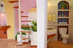 Beautiful Private CASTLE 1 &2ND/Floors 5M To Beach - Image 5