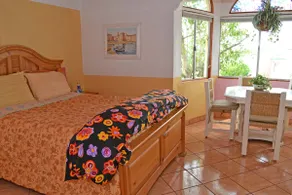 Beautiful Private CASTLE 1 &2ND/Floors 5M To Beach - Image 3