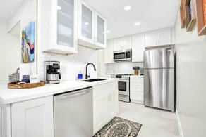 Beautiful 2 BR modern and spacious ScottsdaleCondo - Image 3