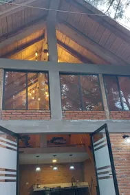 Charming cabin in the woods. - Image 4