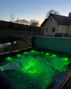 Kilskeery Lodge, modern country house with hot tub - Image 3