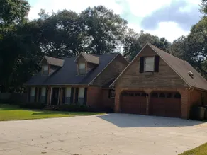 Private Getaway with Screened Pool, Upscale Kitchen, & Large Private Fenced Yard - Image 5