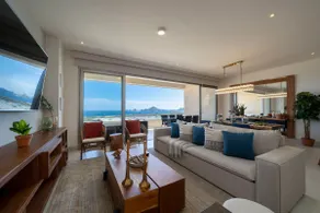 Infinity Pool, Ocean Views & Quiet Luxury - Image 2