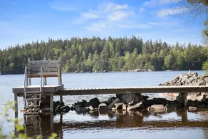 Dream place by the lake - Image 5